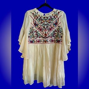 Ladies Umgee Top, Size Small, in great pre-loved condition, multi colored,